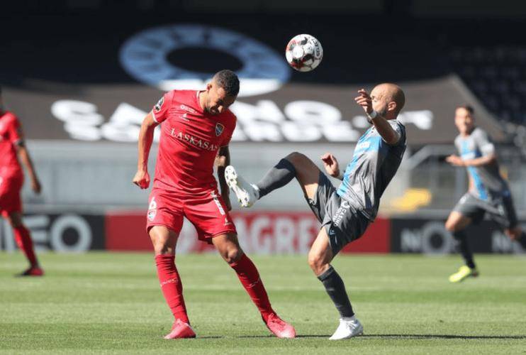 国际比赛日葡超传出新动向,山东男篮伤情更新,管理层表态——质疑声仍在,年轻球员得到机会的简单介绍 国际比赛日葡超传出新动向,山东男篮伤情更新,管理层表态——质疑声仍在,年轻球员得到机会的简单介绍